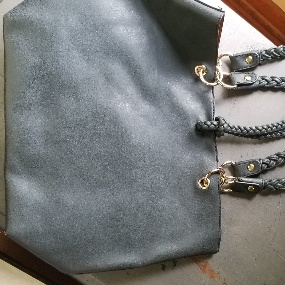 Should sling black purse